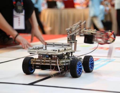 小盖茨机器人教育